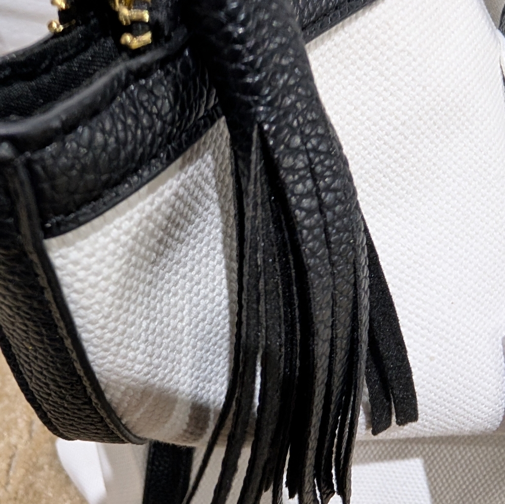 New Walter Baker Carly Tote Bag Day Tripper Weekender Canvas White/Black - Picture 4 of 8